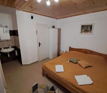Morahalom Bed & Breakfast | Csodarét Kúria