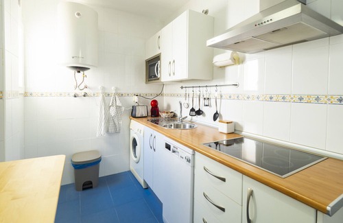 Algarrobo Apartment | Cubo’s La Terraza del Mar/free wifi/sea views