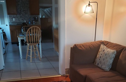 Downtown Buffalo House | Cuddle up stay is home away from home 20 min to Niagara Falls