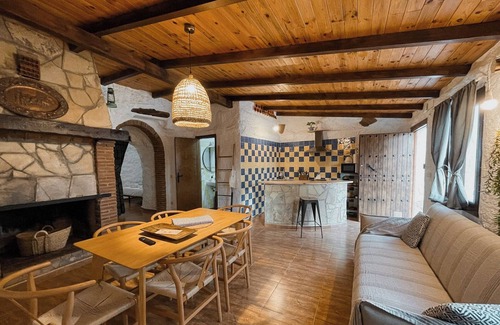 Gor Apartment | Cuevas El Atochal Orígenes