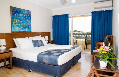 Cullen Bay Hotel | Cullen Bay Resort