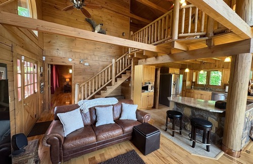 Nancy House | Cumberland Haven! One mile to Cumberland Point boat ramp and park.