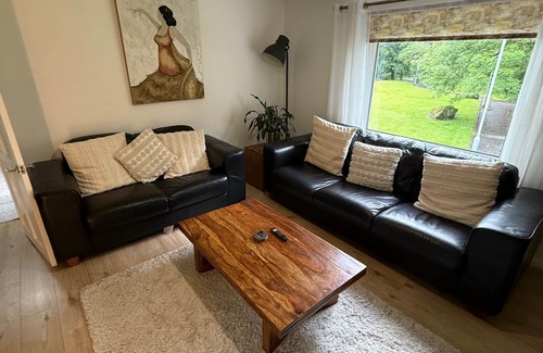 Cumbernauld Apartment | Cumbernauld Apartment With 3 Bedrooms