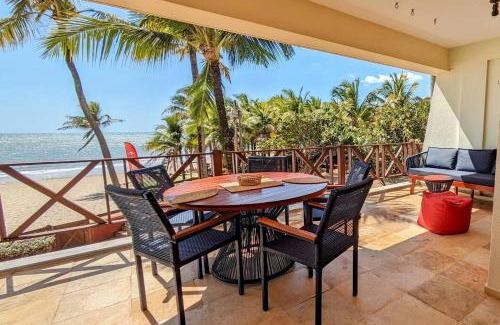 Cumbuco Apartment | Cumbuco Penthouse - Som do Mar - Pé Na Areia - Ar Condicionado, perto do centro, 2 dormitórios, piscina, cozinha