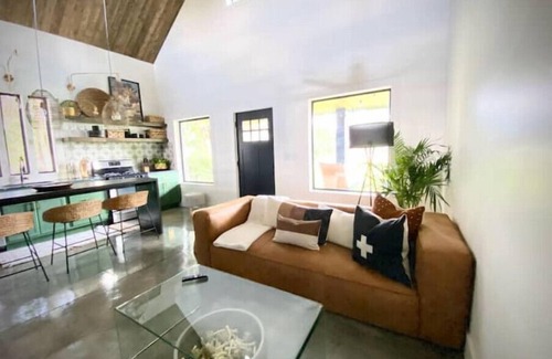 Richfield House | Curated abode w/close proximity to National Parks