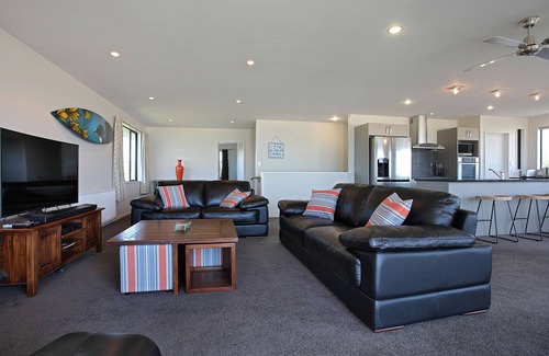 Curio Bay House | Curio Bay Salt House Motel