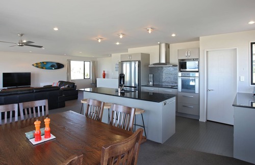 Curio Bay House | Curio Bay Salt House Motel