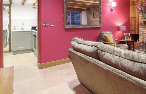 Wendover Cottage | CURIOSITY COTTAGE, pet friendly, with open fire in Wendover