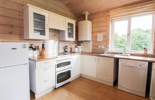 Kirkbean Cottage | CURLEW LODGE, pet friendly, with open fire in Southerness