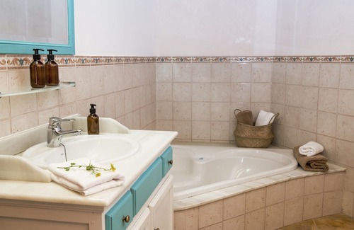 Maria de la Salut Bed & Breakfast | Curolla Petit Hotel