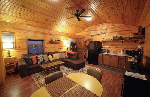 Doniphan Cabin | Current River Y3 Hideaway Mark Twain Forest