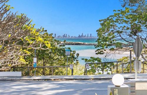 Currumbin House | Currumbin Beachfront Haven