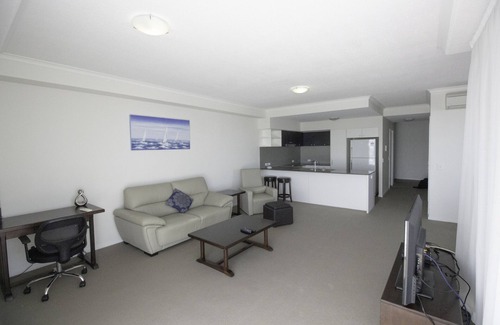 Gladstone Apartment | Curtis Central Apartments