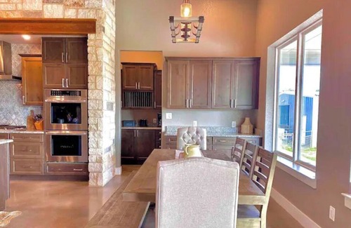 Bandera House | Custom 3 bedroom ranch in beautiful hill country