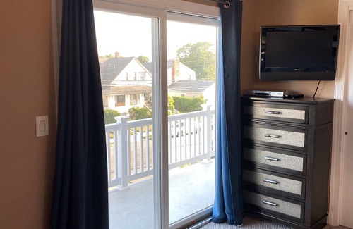 Point Pleasant Beach House | Custom Lakefront Beach House with HEATED POOL!