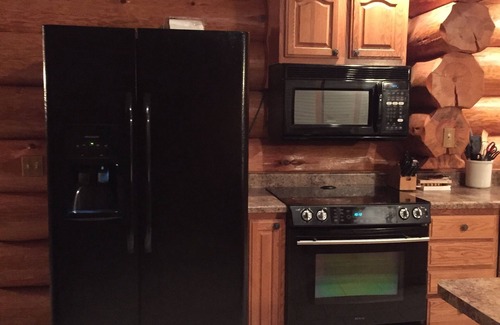 Biwabik House | Custom Log Lake House on Wynne Lake with Pontoon Boat. Summer 1 week Sat to Sat