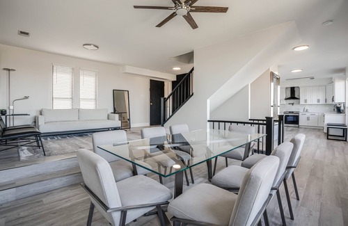 Crownridge of Texas House | Custom Modern hill country home! Prime location w/scenic views and game room!