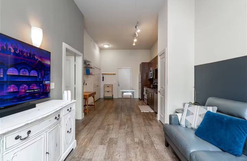 North Burnet Apartment | Cute 1bd apartment w/backyard in The Domain!