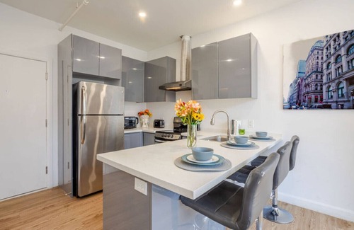 Downtown Montreal Apartment | Cute 1BDR Apt on Bishop St- Heart of MTL