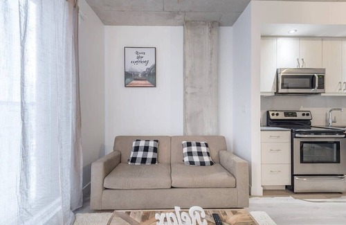 Cite Multimedia Condo | Cute 1BR · 100 Walk Score · Walk Everywhere!