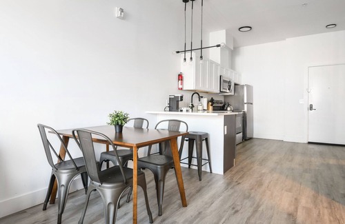 Elizabeth Apartment | Cute 1BR Next to Airport 6605