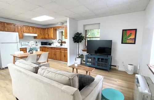 Brunswick Apartment | Cute 1st Floor 1BR Downtown Brunswick @ Bowdoin