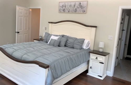 Wesley Chapel House | Cute 2/2 Farmhouse in park like setting on 10 Acres! Private & centrally located