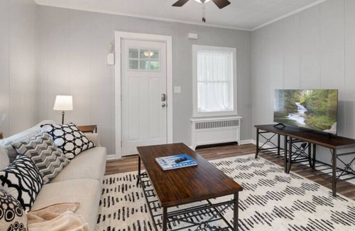 North Greece House | CUTE 2 BDRM Home - Sleeps 3!