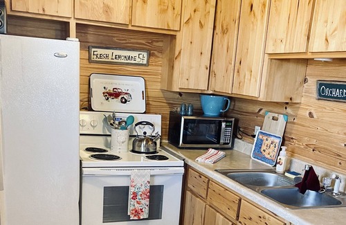 Mulhall Other | Cute 2 bedroom/1 bath house located on ranch 5 miles west of I35.