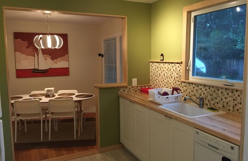 Granada House | Cute 2 Bedroom 2 bath Home In Great Neighborhood.