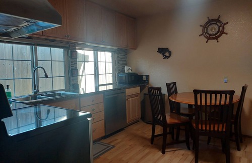 Winchester Bay House | Cute 2 Bedroom Home Near Bay with creek right in the backyard!