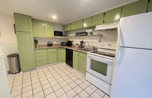 Marlyville - Fontainebleau House | Cute 2 Bedroom in Uptown NOLA
