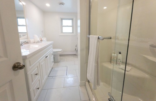 Marmora House | Cute 3BR 2bath, BBQ, AC, Patio, kitchen, firepit