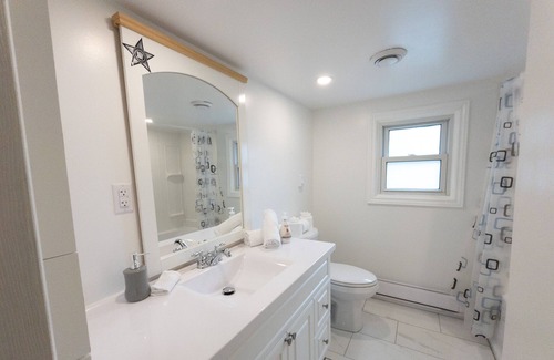 Marmora House | Cute 3BR 2bath, BBQ, AC, Patio, kitchen, firepit