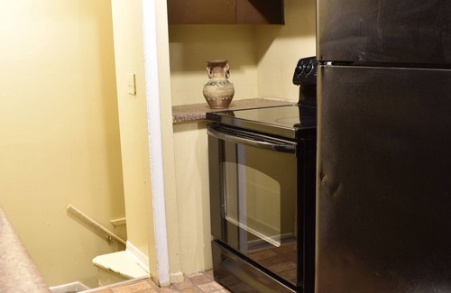 Detroit House | Cute 3br Ranch, Home Away From Home, Sleeps 6