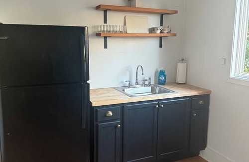 Buffalo House | Cute 3BR Upper Unit Home in South Buffalo near downtown