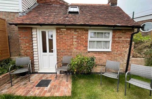 Heathfield House | Cute and Cosy Little Cottage