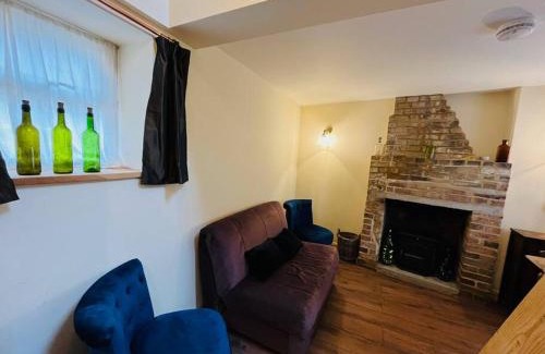 Heathfield House | Cute and Cosy Little Cottage
