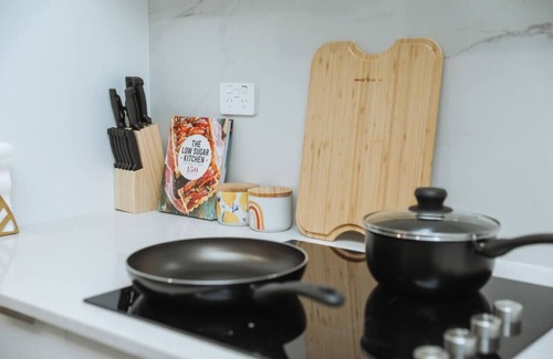 Southport House | Cute and Cosy Townhouse, Central GC location