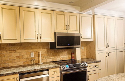 Bramalea House | Cute and Cozy home in Brampton. Central Location at Affordable Prices