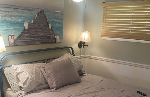 Leesburg Cottage | Cute and Quaint on the Irish channel of the Barbee Chain of lakes.