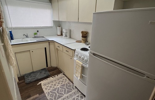 Great Falls Apartment | Cute and Retro 1-Bedroom Apartment