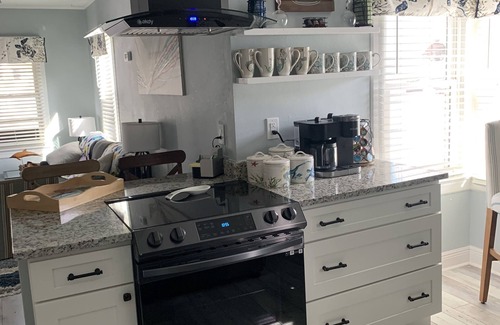 Clearwater House | Cute bungalow in downtown clearwater, near clearwater beach, golf and restaurant
