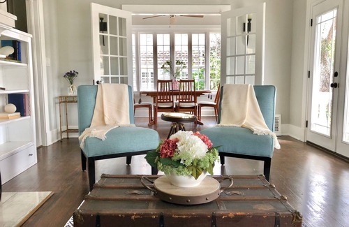 Winter Park House | Cute bungalow minutes walk from Park Avenue.