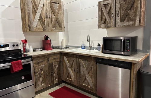 Jermyn Cabin | Cute cabin with fishing and games available