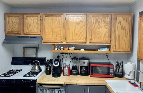 Thermopolis House | Cute & Comfortable!Walk to Hot Springs State Park & Big Horn River.Boat Parking!