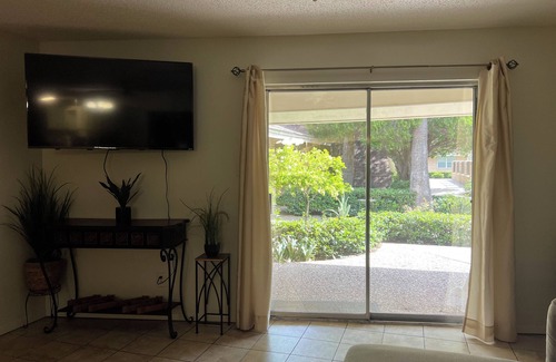 McAllen Condo | Cute, Comfy & Walkable 2/2 Condo Central McAllen