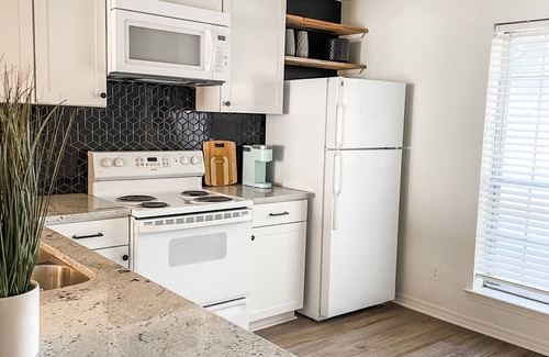 Broadmoor House | Cute Condo South of Centenary