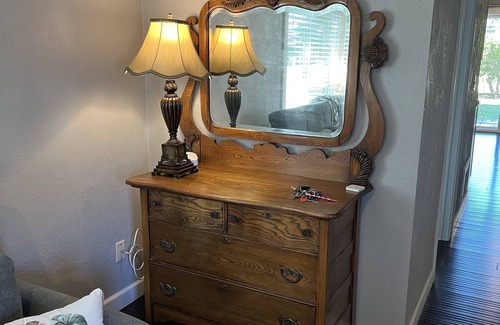 Neenah Cottage | Cute cottage in town!