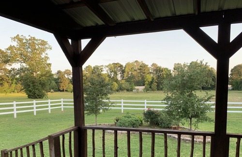 Longview House | Cute Country getaway!